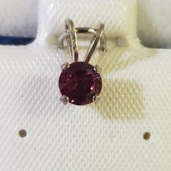 Silver Garnet Pendant Only NEW-FINAL PRICE - Picture 2 of 2